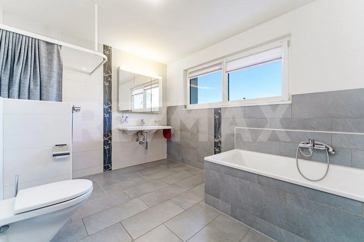 Stepped house for sale - Photo 11 of 13