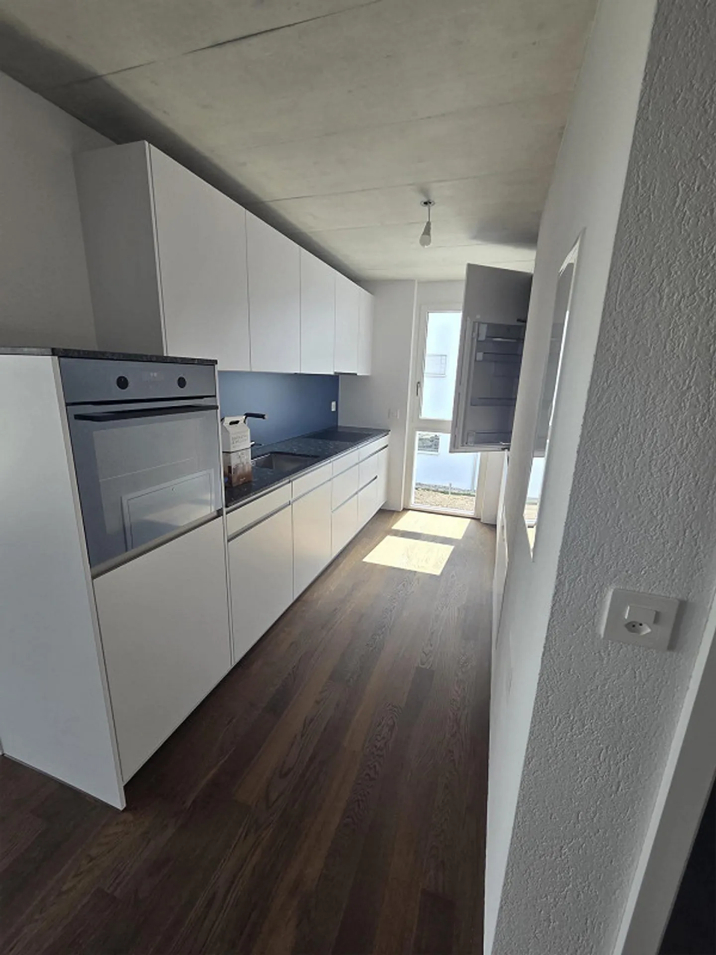 Modernes Apartment mit atemberaubendem Blick - Foto 3 von 10