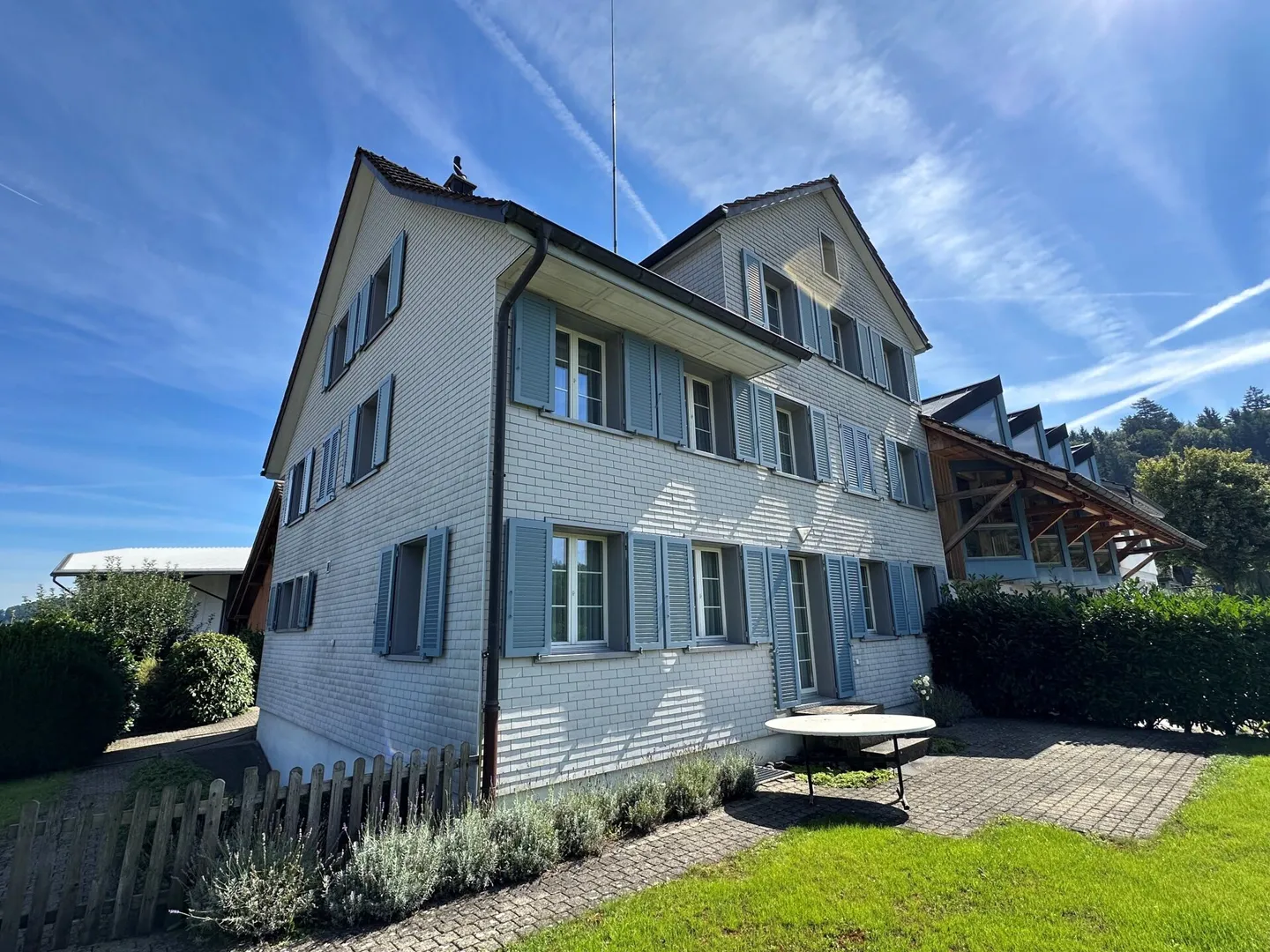 Casa unifamiliare spaziosa e ben tenuta su 4 piani - Foto 1 di 11