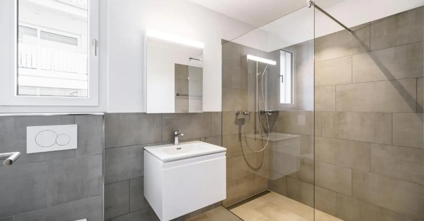 Appartamento 3.5 stanze come nuovo in una proprietà ben tenuta - Foto 2 di 7