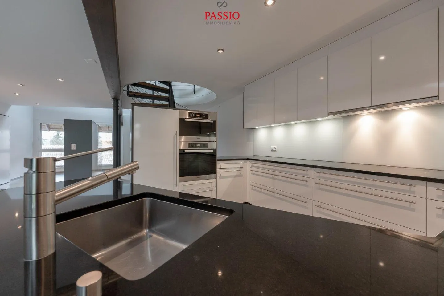 Vie exclusive sur 3 niveaux : Appartement luxueux de 7 pièces dans un emplacement privilégié - Photo 7 sur 31