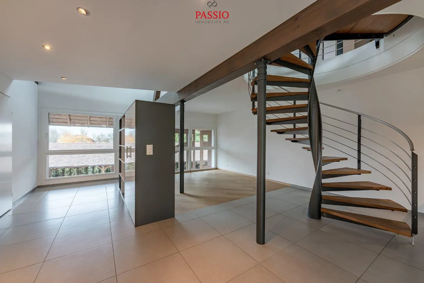 Vie exclusive sur 3 niveaux : Appartement luxueux de 7 pièces dans un emplacement privilégié - Photo 8 sur 31