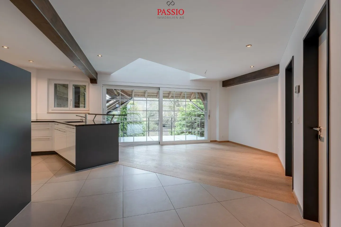 Vie exclusive sur 3 niveaux : Appartement luxueux de 7 pièces dans un emplacement privilégié - Photo 11 sur 31