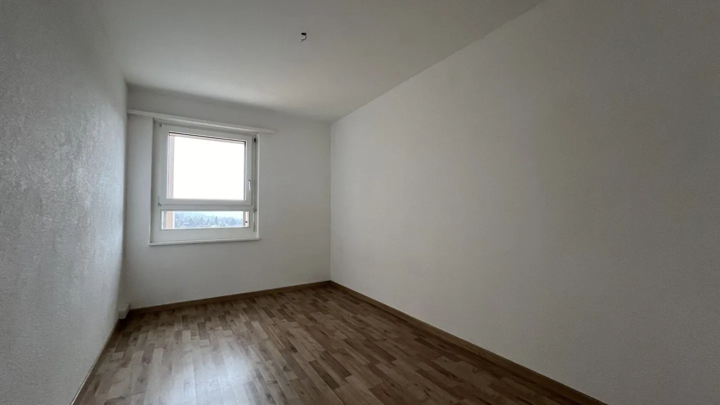 GRANDE VUE DANS UN SUPERBE EMPLACEMENT - Photo 6 sur 8