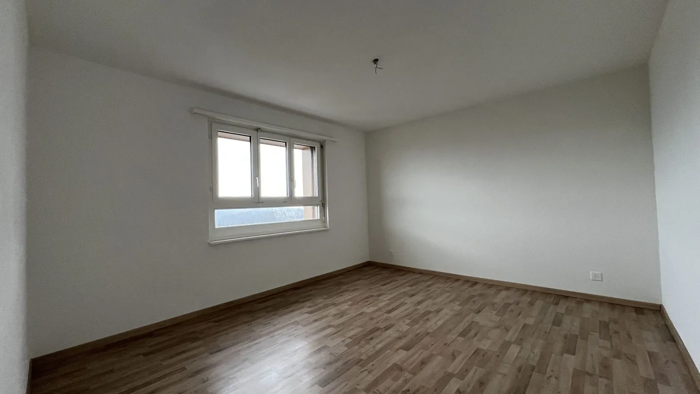 GRANDE VUE DANS UN SUPERBE EMPLACEMENT - Photo 5 sur 8