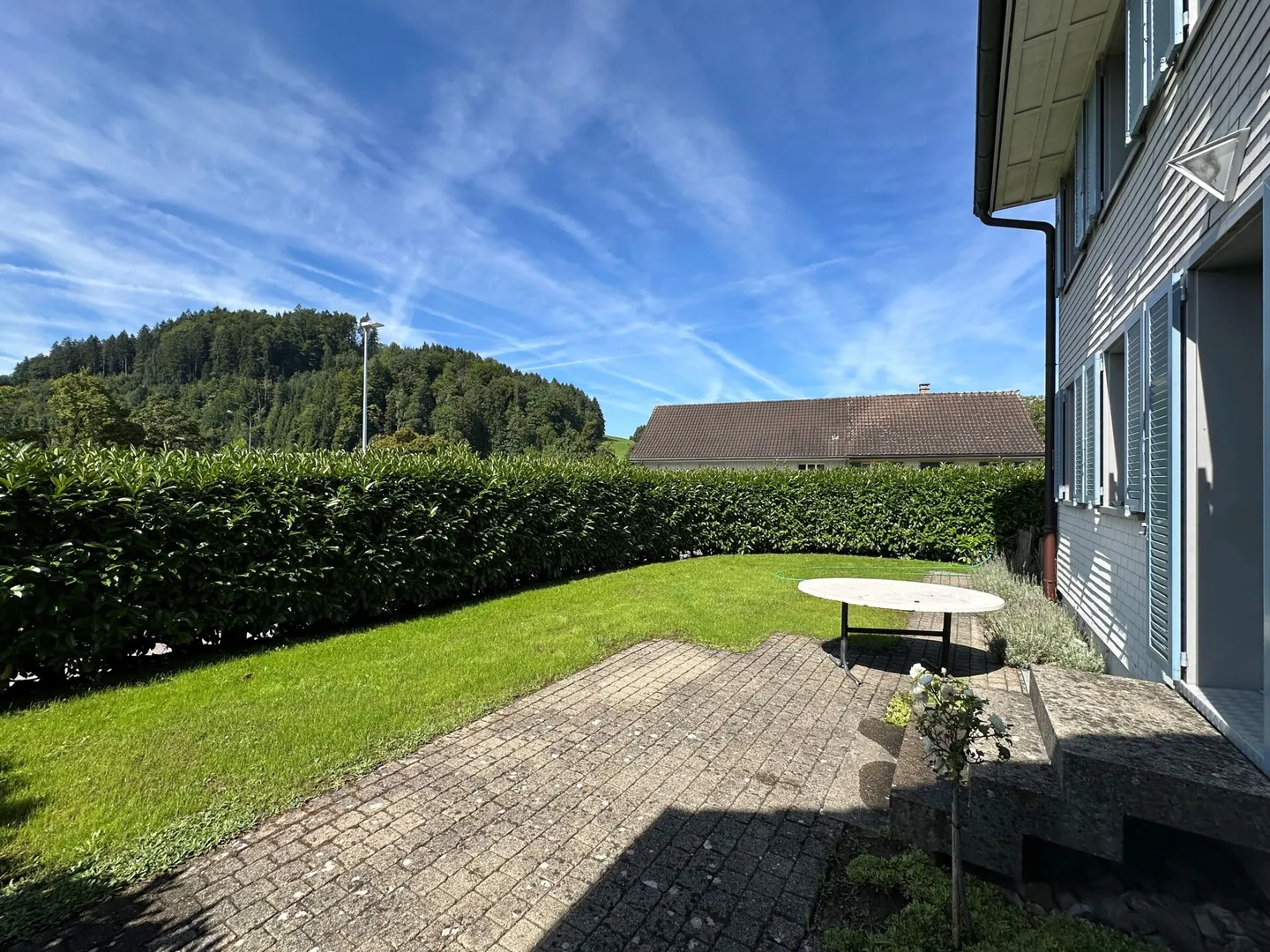 Casa unifamiliare spaziosa e ben tenuta su 4 piani - Foto 3 di 11