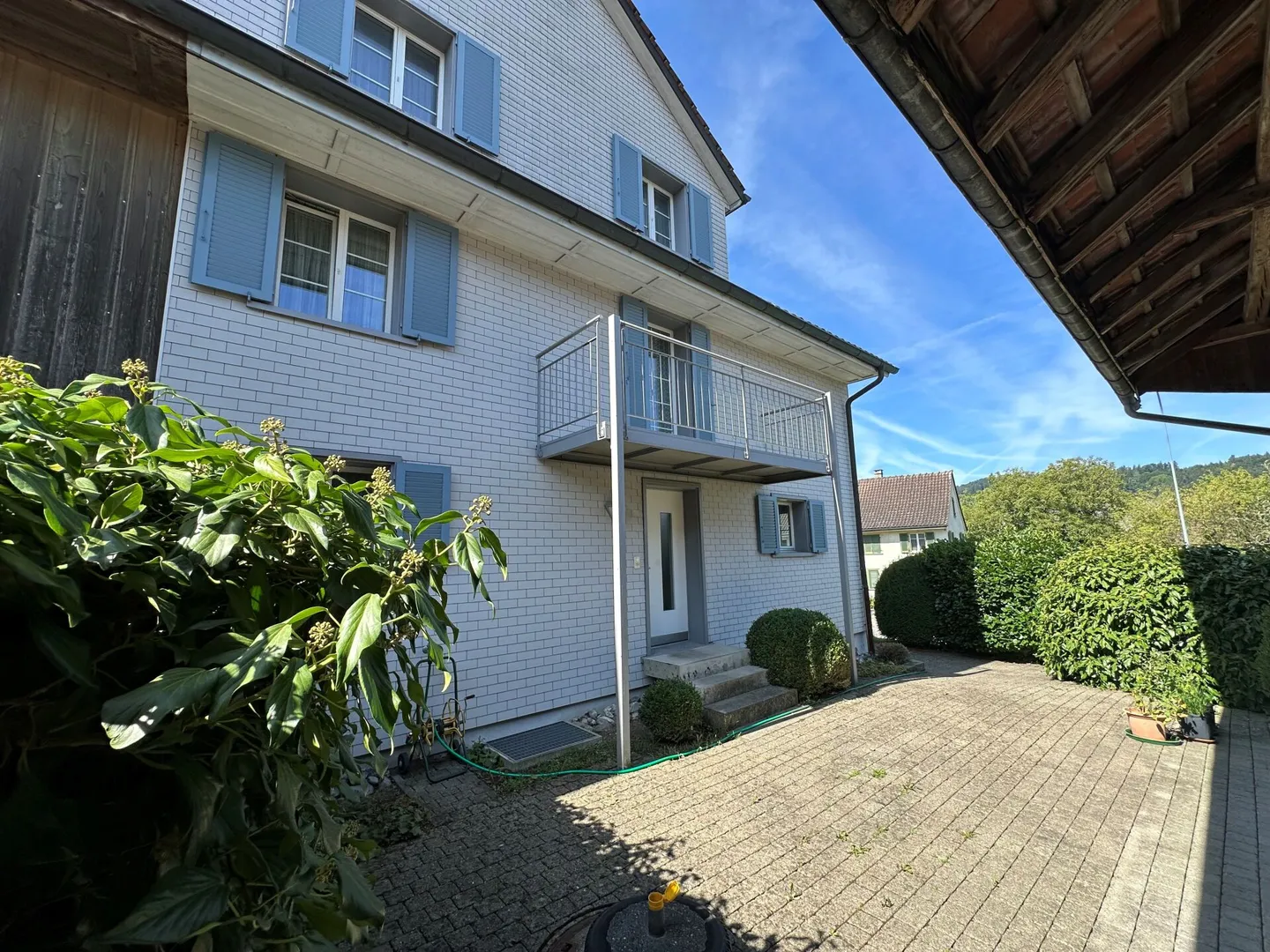 Casa unifamiliare spaziosa e ben tenuta su 4 piani - Foto 4 di 11