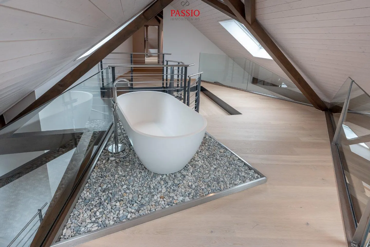 Vie exclusive sur 3 niveaux : Appartement luxueux de 7 pièces dans un emplacement privilégié - Photo 23 sur 31