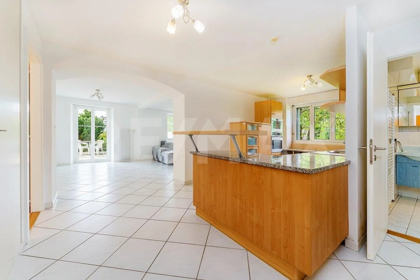 2096 m2 Land, Bauernhaus mit 2 Wohnungen und Anbau mit grossem Potenzial - Foto 6 von 13