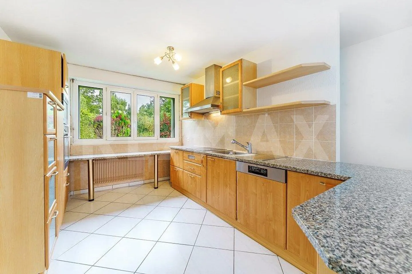 2096 m2 Land, Bauernhaus mit 2 Wohnungen und Anbau mit grossem Potenzial - Foto 8 von 13