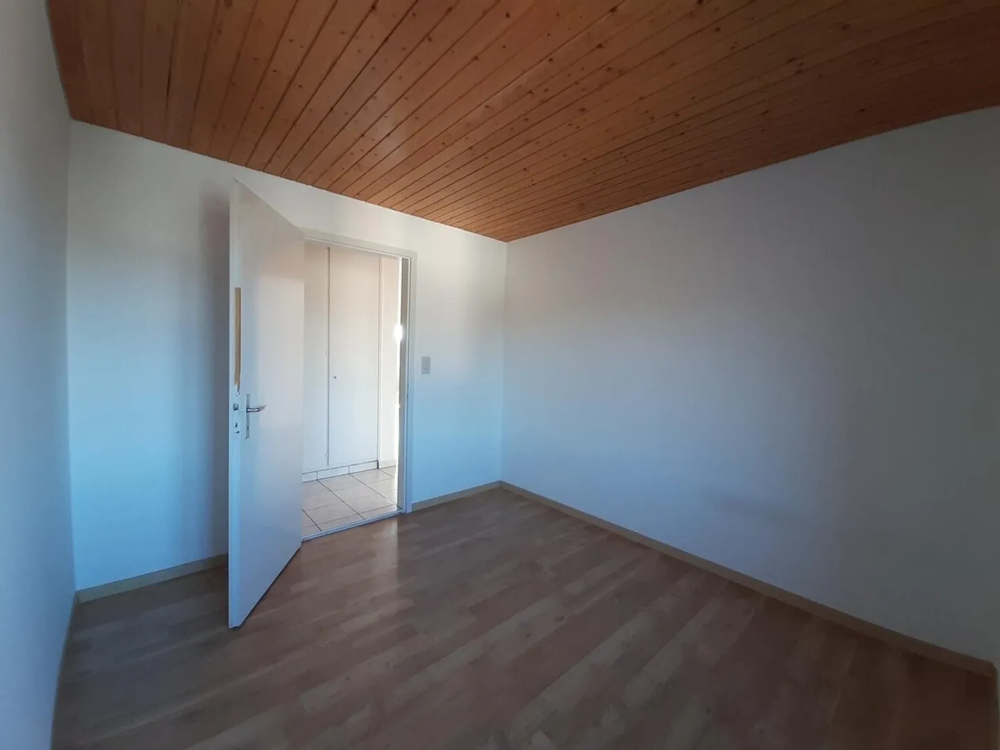 Apartment for rent - Photo 3 of 10