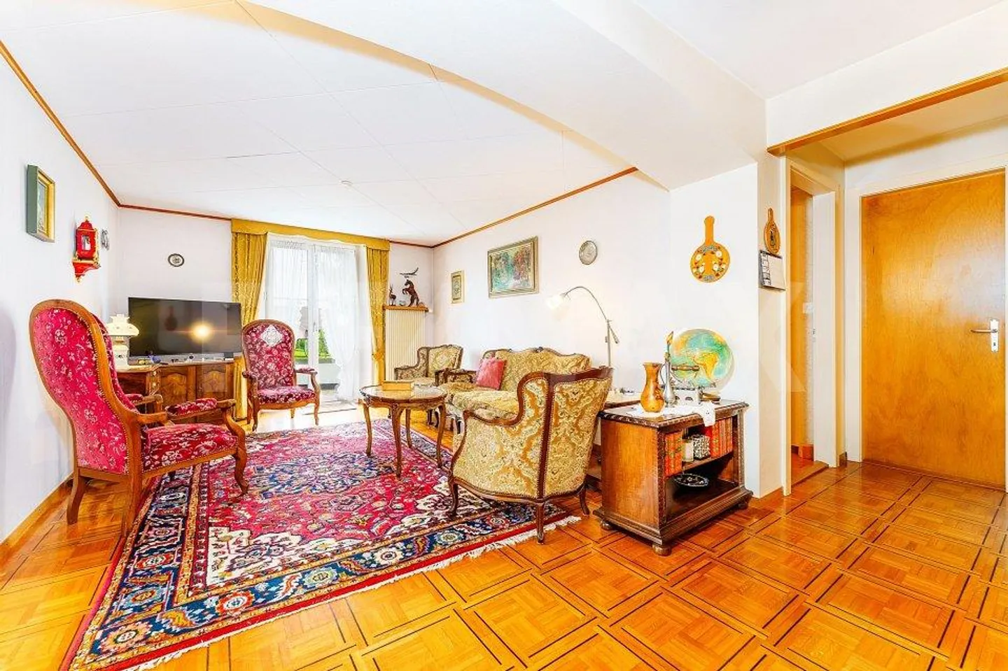 2096 m2 Land, Bauernhaus mit 2 Wohnungen und Anbau mit grossem Potenzial - Foto 13 von 13