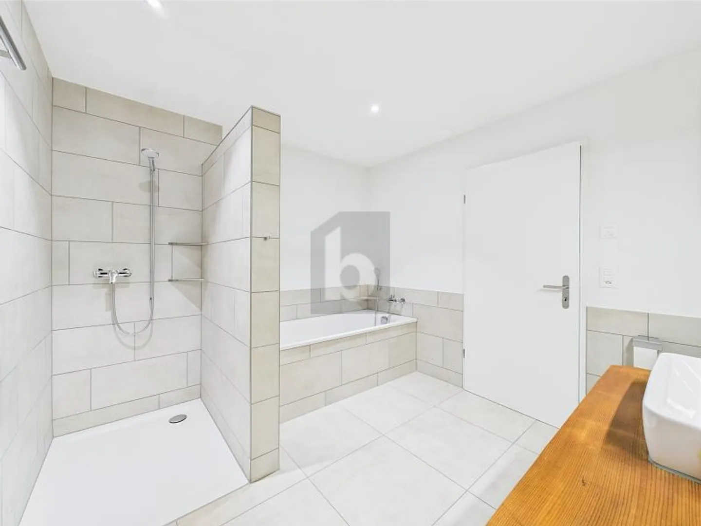 TOP PREIS! GRÖSSZÜGIG UND ZENTRAL - Photo 5 sur 6