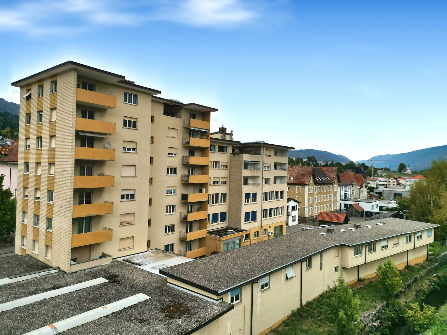 Malleray, Mietgebäude mit 6,65% Rendite - Foto 1 von 18