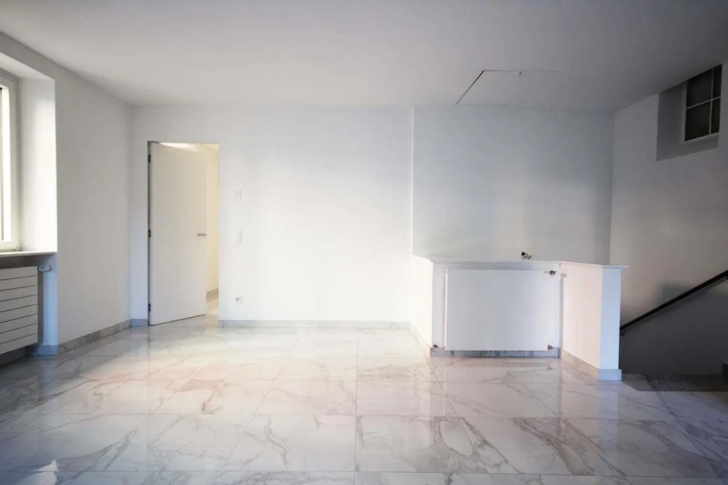Attico con 2,5 camere in un piccolo complesso residenziale vicino al lago - Foto 4 di 10