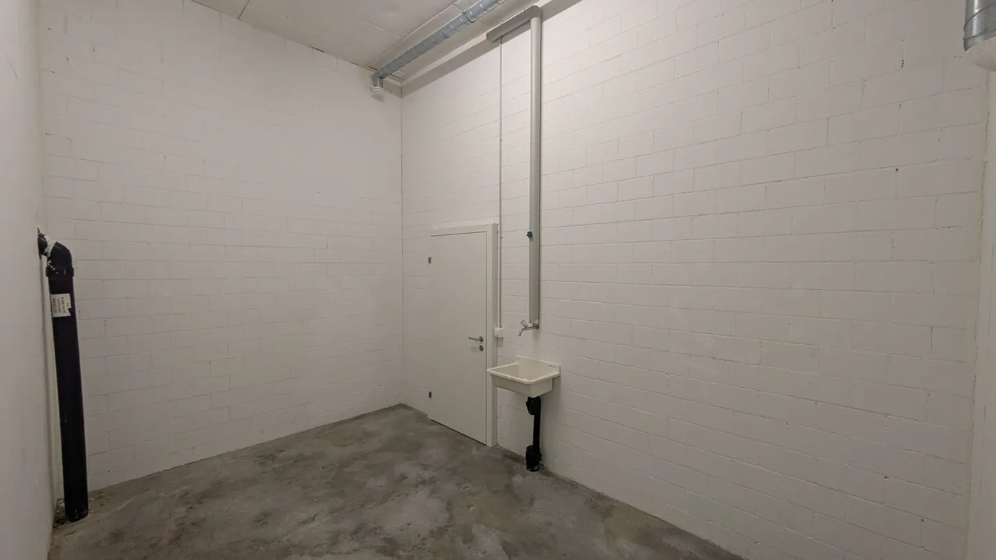 Storage space for rent - Photo 7 of 11