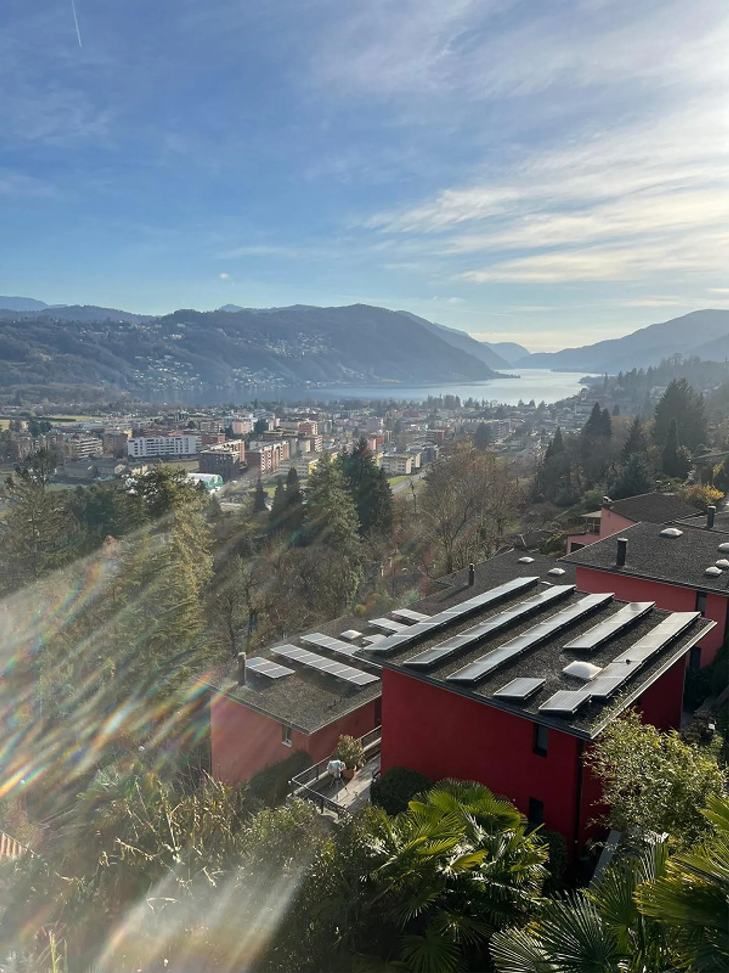 Villa da ristrutturare parzialmente - Foto 2 di 13