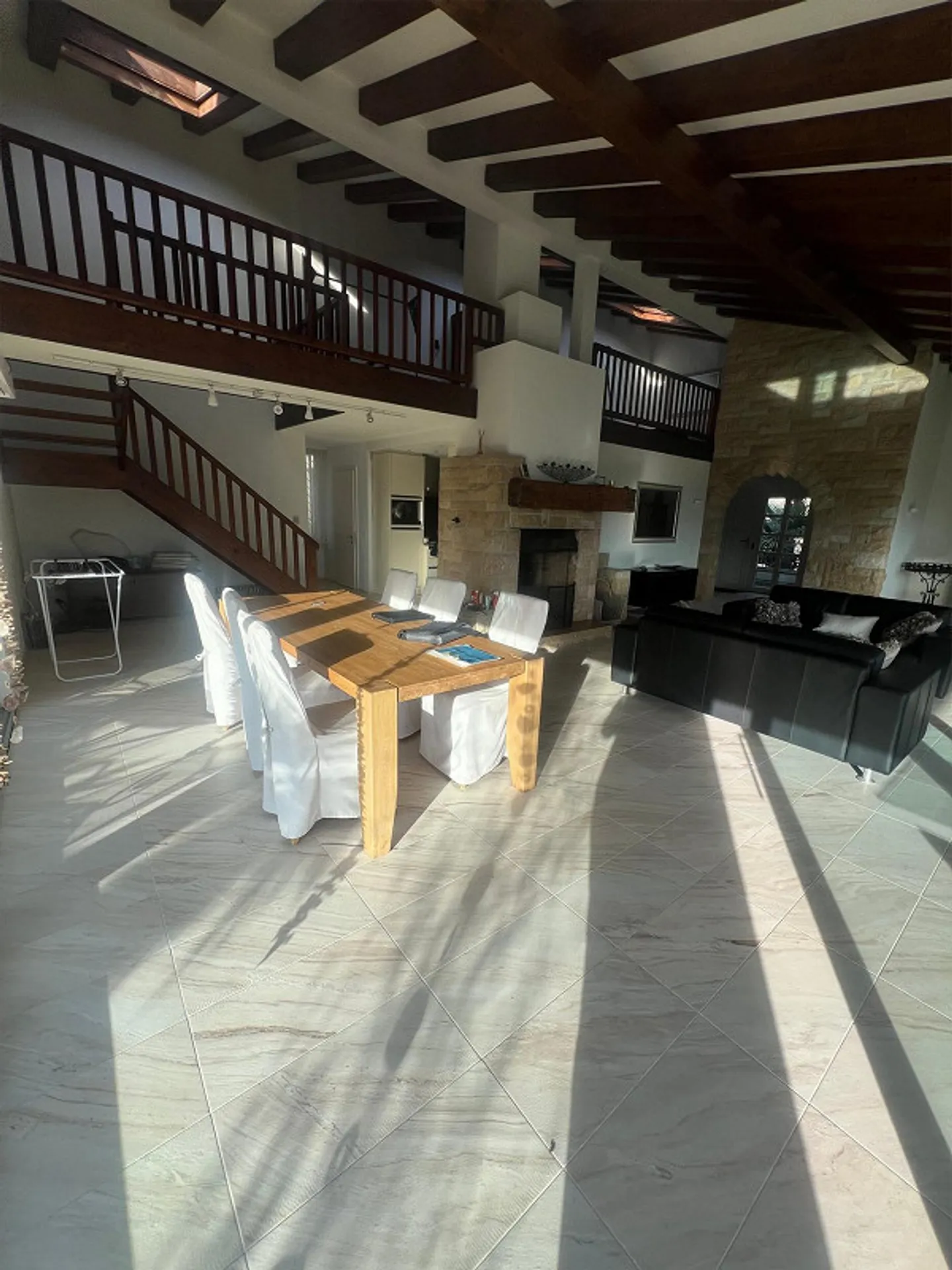 Villa da ristrutturare parzialmente - Foto 5 di 13