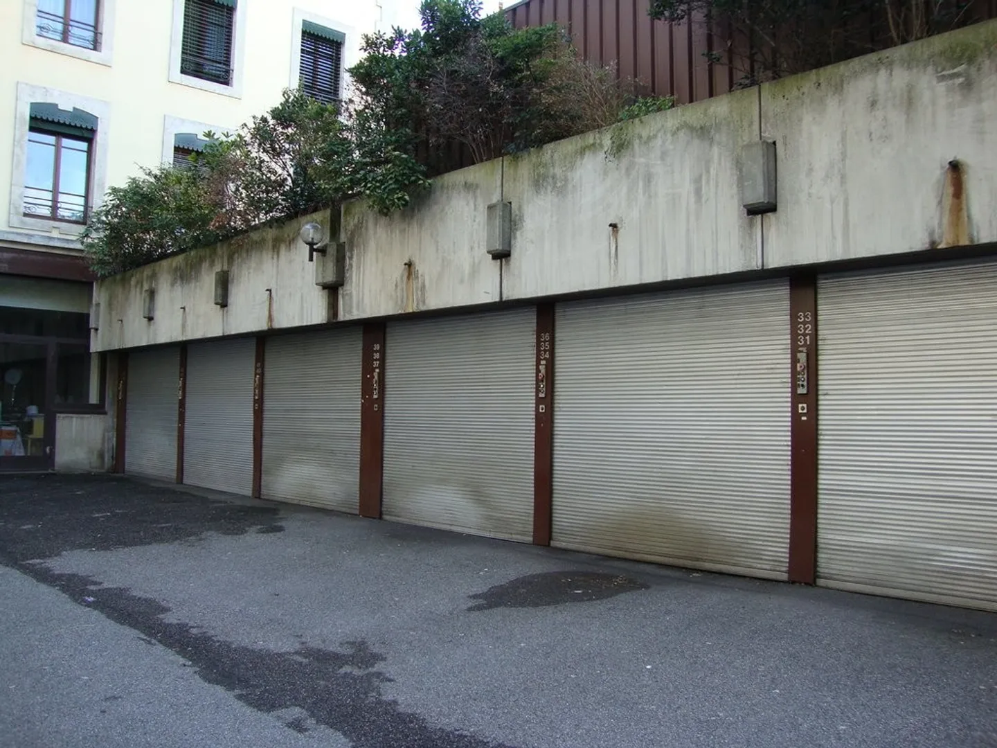 Parcheggio interno - Posizione ideale - Foto 2 di 3