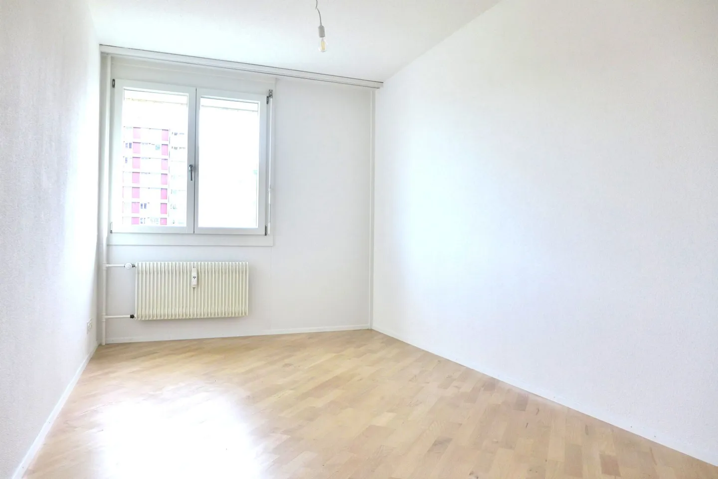 Renovierte Eigentumswohnung im Wittikofen Quartier im 7. OG mit Alpensicht (kein Baurecht) - Foto 9 von 13