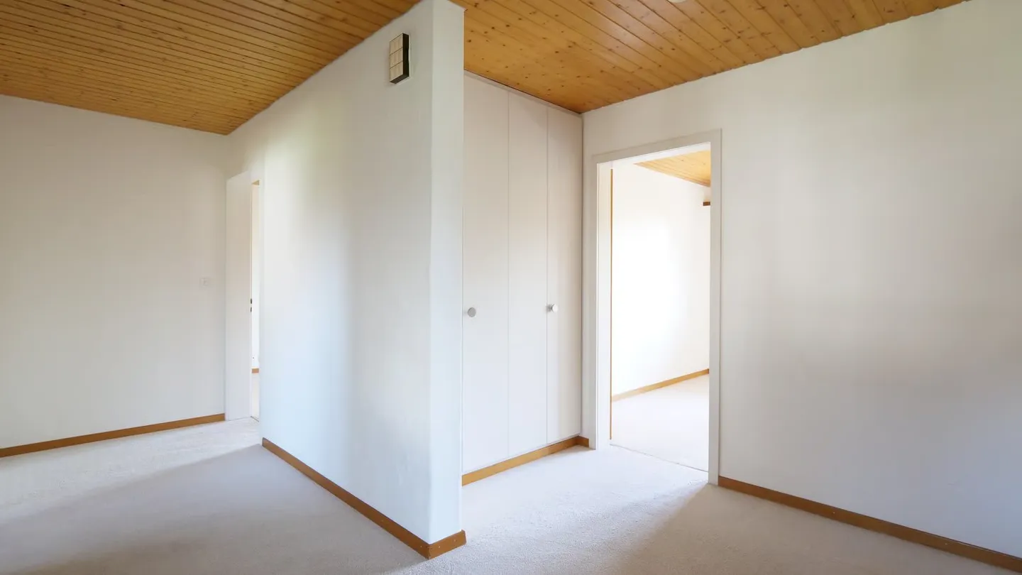 Single-family house in a central and quiet location with unique expansion potential - Photo 7 of 18