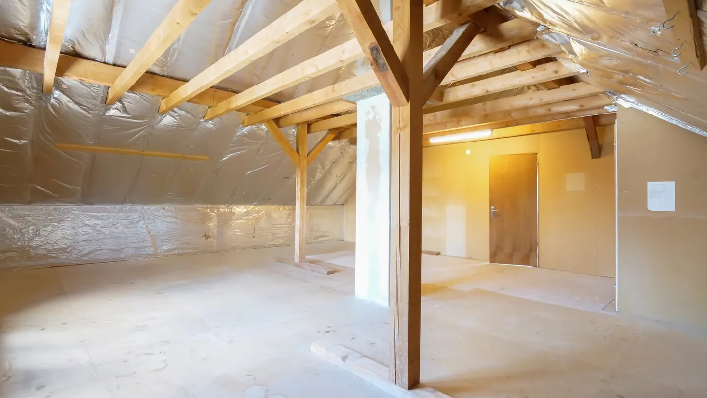 Single-family house in a central and quiet location with unique expansion potential - Photo 12 of 18