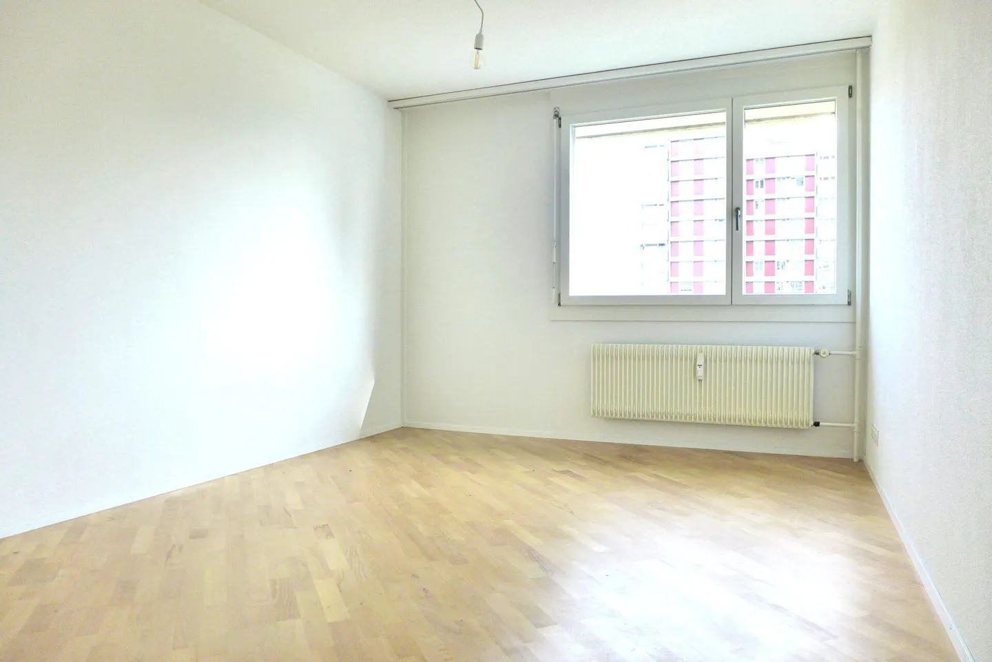 Renovierte Eigentumswohnung im Wittikofen Quartier im 7. OG mit Alpensicht (kein Baurecht) - Foto 10 von 13