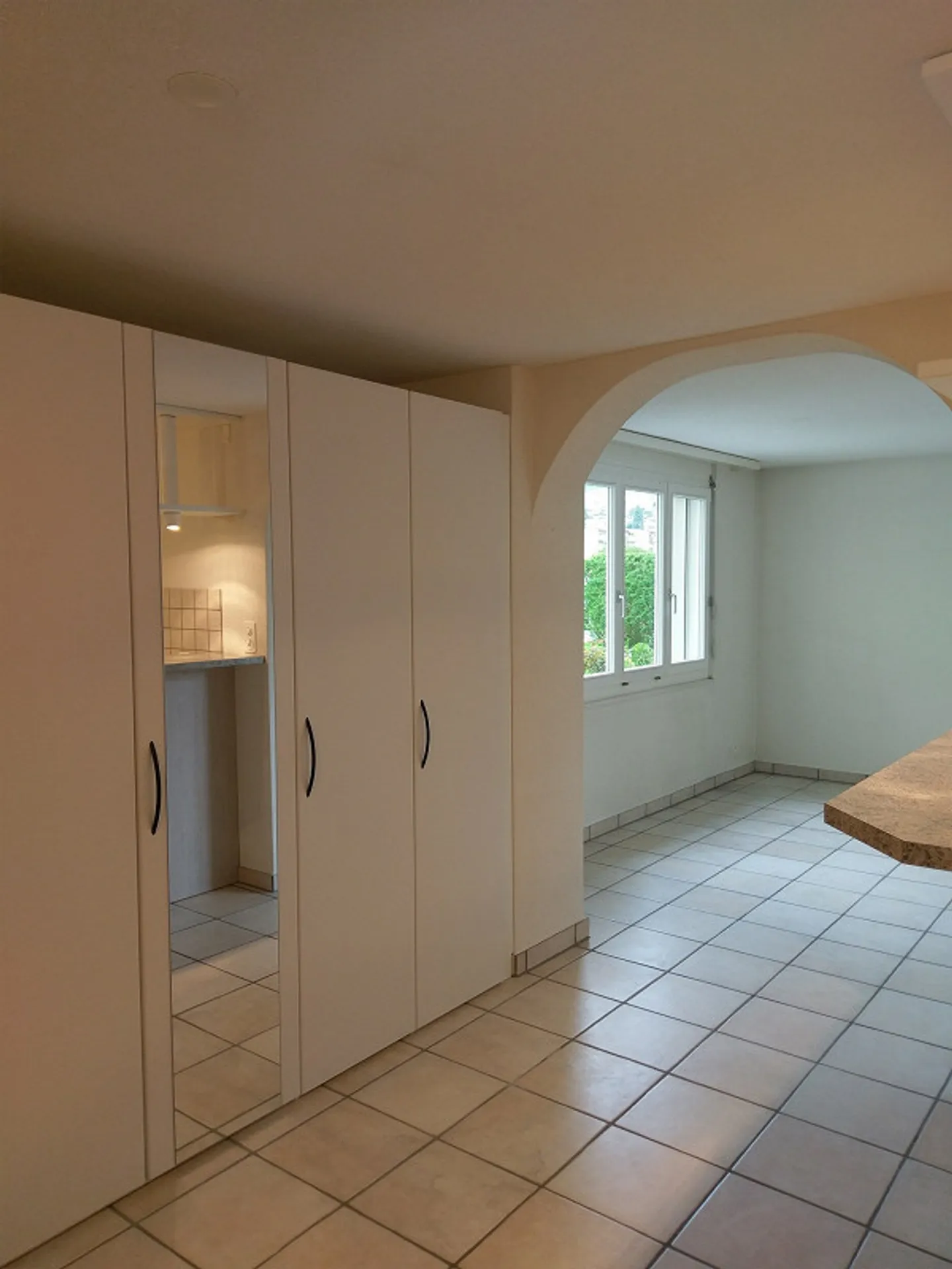 Sehr schöne 2,5 Zimmerwohnung mit eigenem Gartensitzplatz in Buochs - Foto 6 von 15