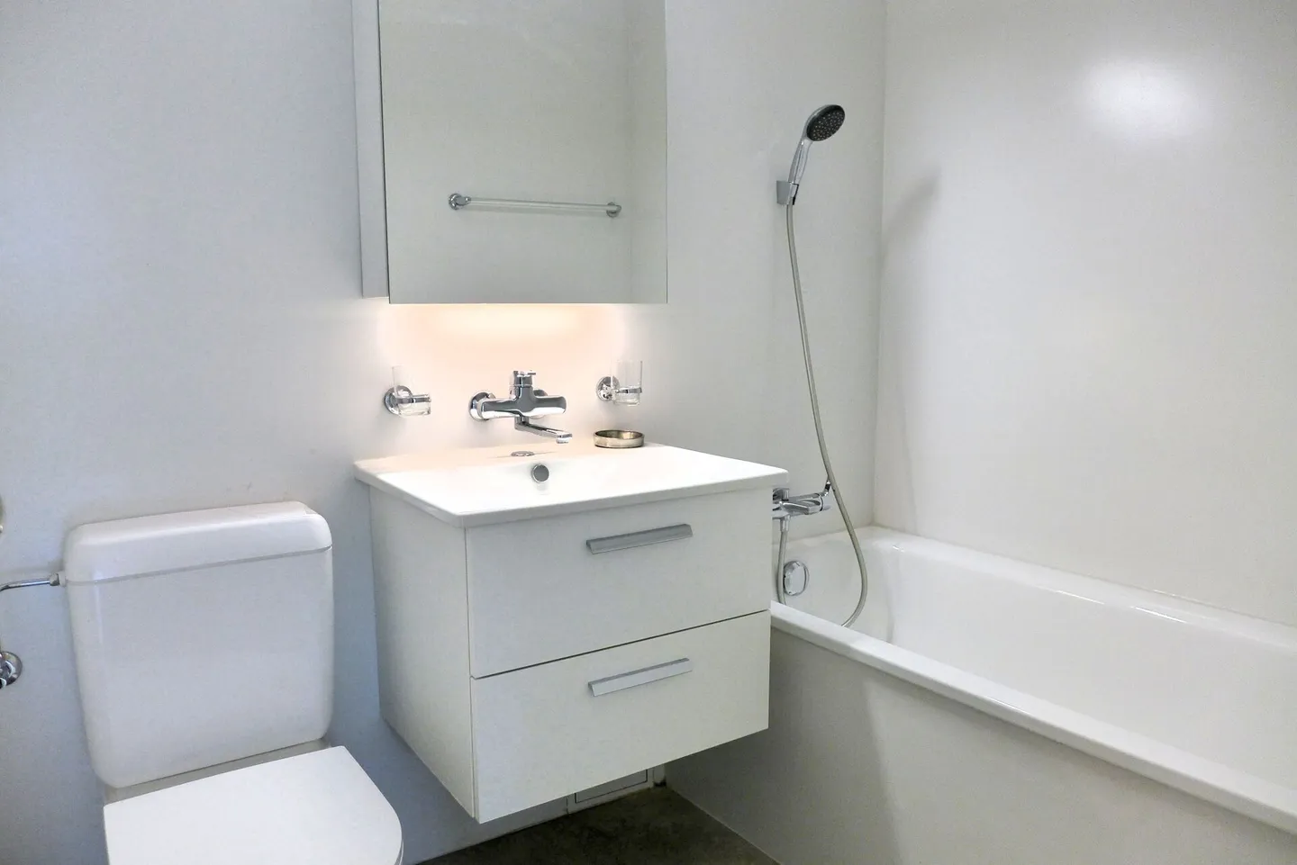 Renovierte Eigentumswohnung im Wittikofen Quartier im 7. OG mit Alpensicht (kein Baurecht) - Foto 11 von 13