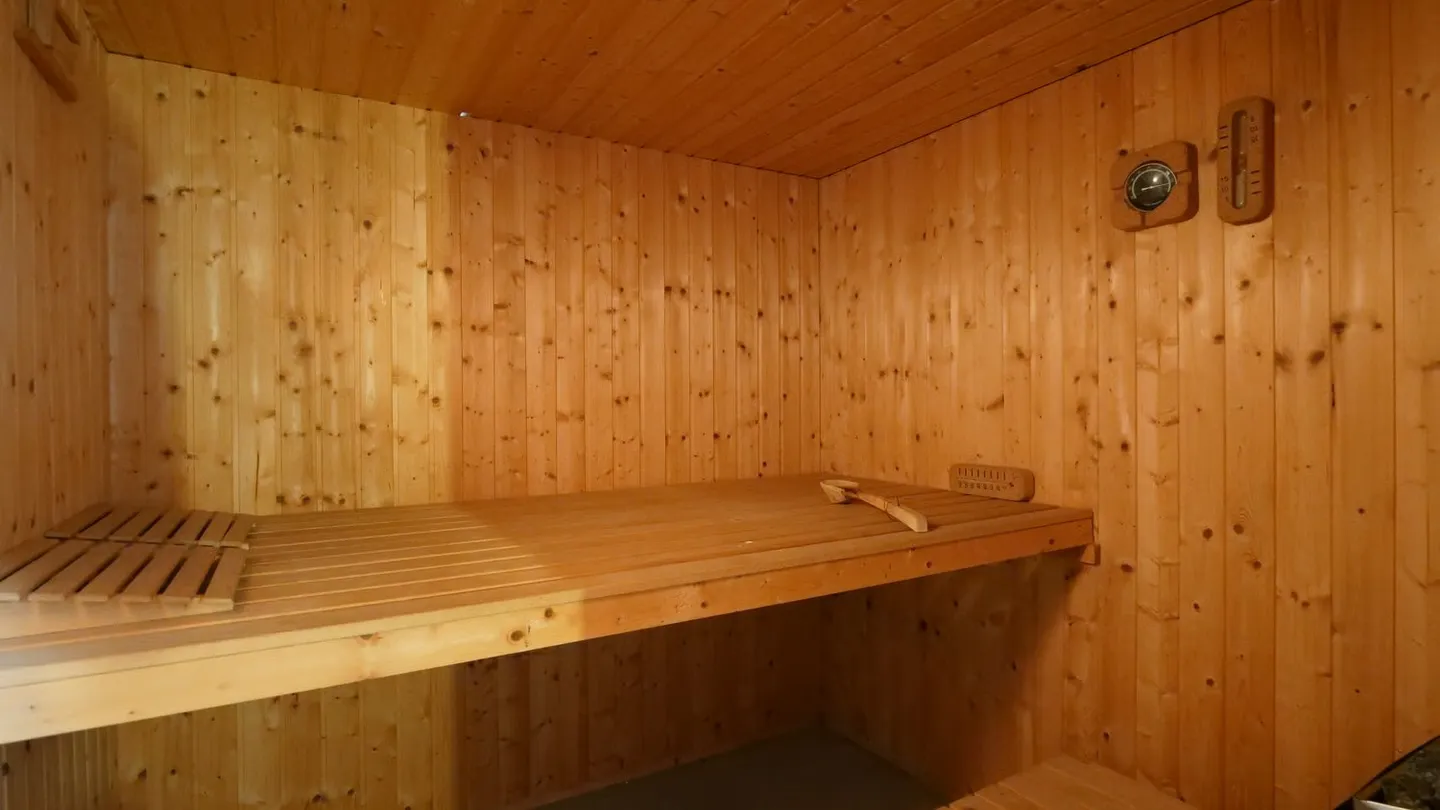 Single-family house in a central and quiet location with unique expansion potential - Photo 15 of 18