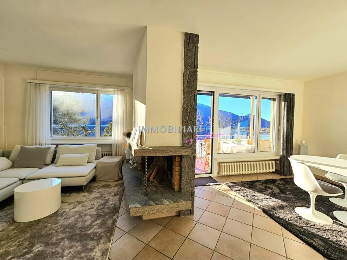 «Attikawohnung mit Panoramaseeblick und Kamin in zentraler Ruhiglage» - Foto 7 di 22