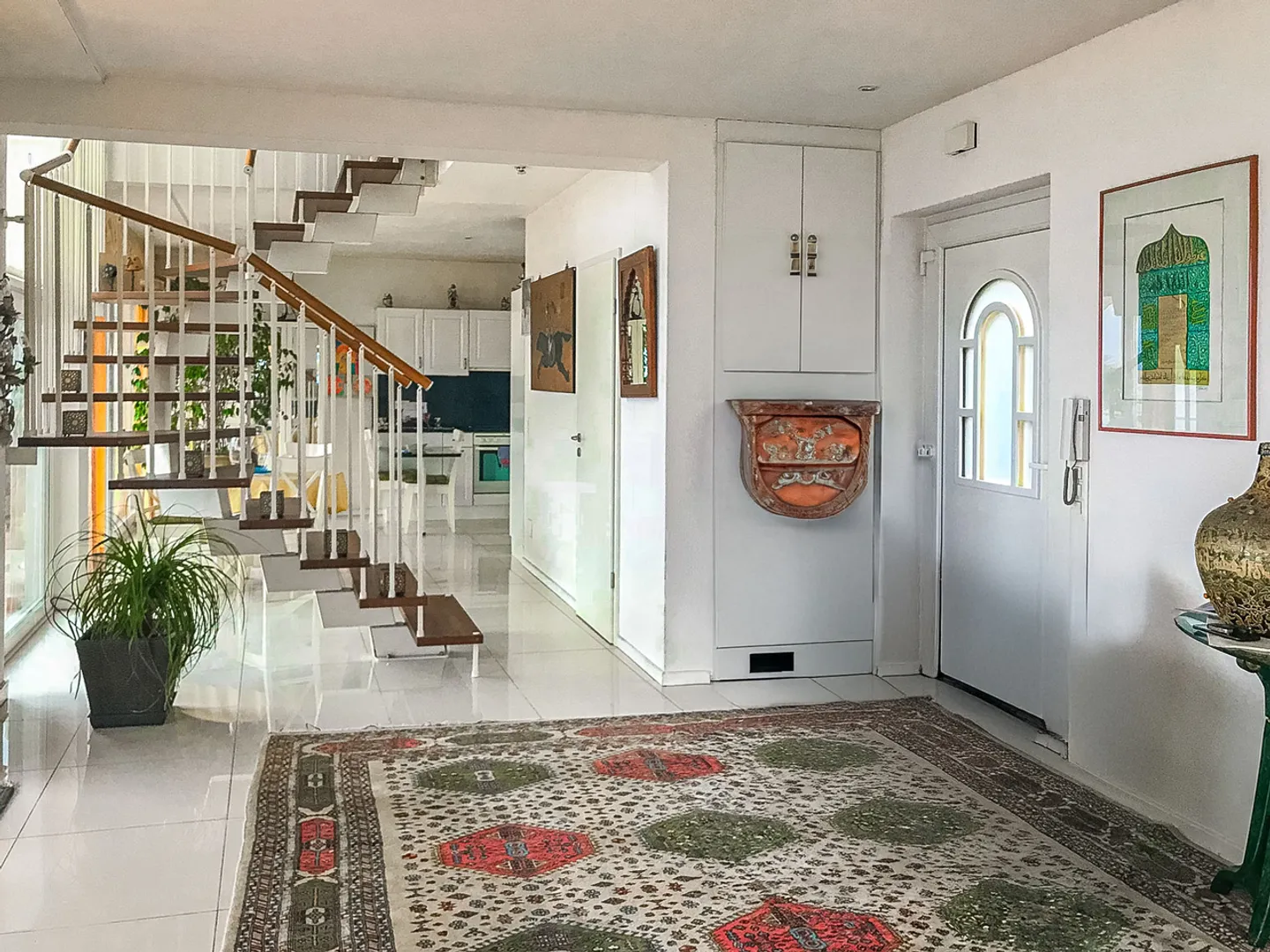 Villa mit herrlichem Seeblick in Bissone - Foto 2 von 9