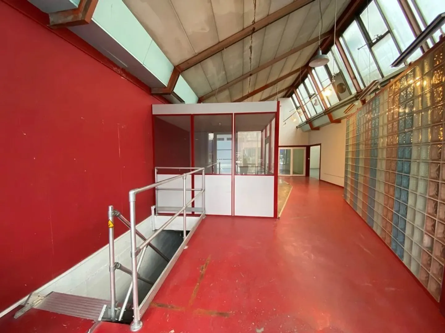 Laboratorio di 180 m² ad Acacias in zona FTI - Foto 2 di 10