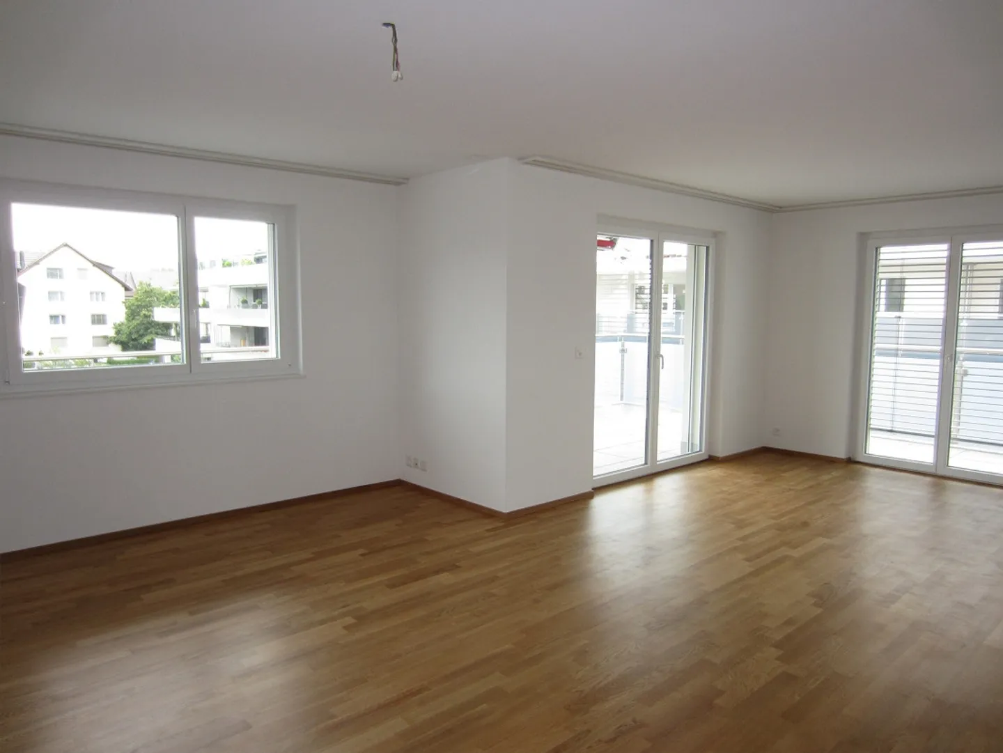 Appartement de 3,5 pièces au rez-de-chaussée - Photo 3 sur 14