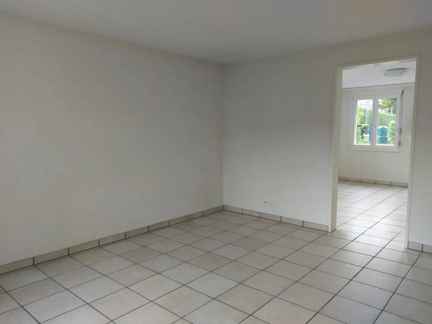 Sehr schöne 2,5 Zimmerwohnung mit eigenem Gartensitzplatz in Buochs - Foto 7 von 15