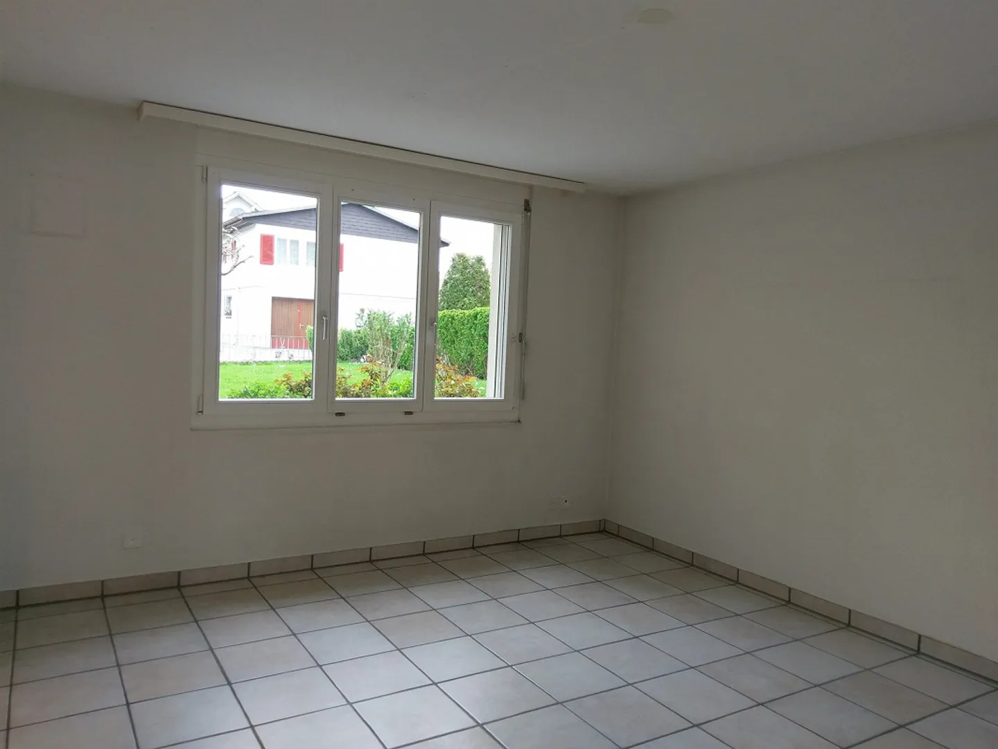 Sehr schöne 2,5 Zimmerwohnung mit eigenem Gartensitzplatz in Buochs - Foto 8 von 15