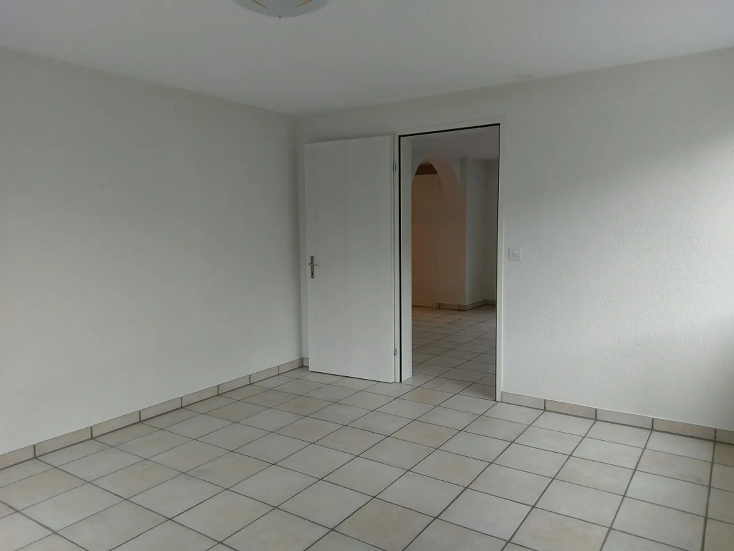 Sehr schöne 2,5 Zimmerwohnung mit eigenem Gartensitzplatz in Buochs - Foto 10 von 15