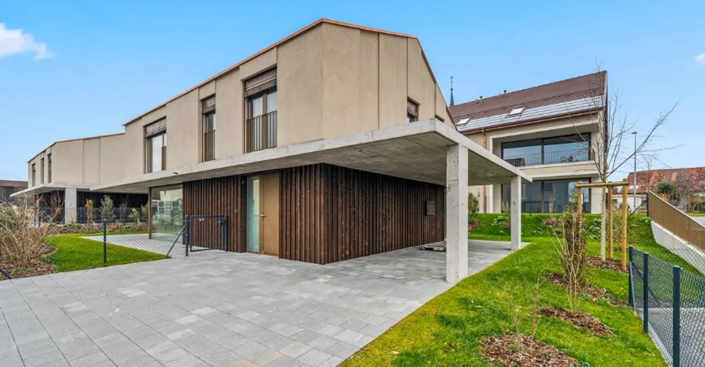 Single-family house with 6.5 rooms and 196 m² with terrace and garden for sale in Gletterens - Photo 1 of 6