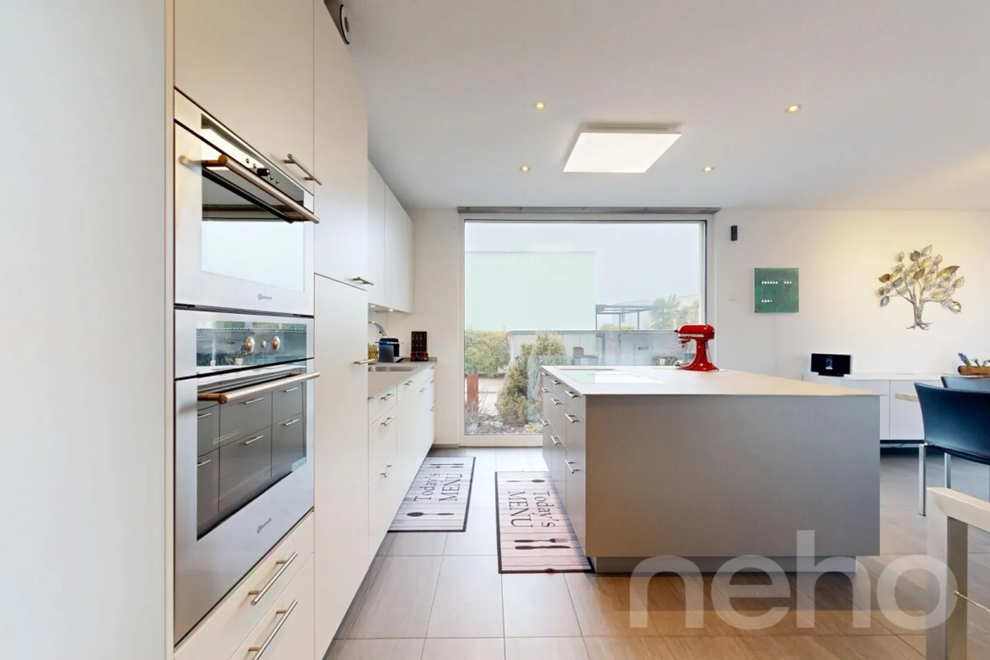 Stylish Semi-Detached House - Photo 7 of 12