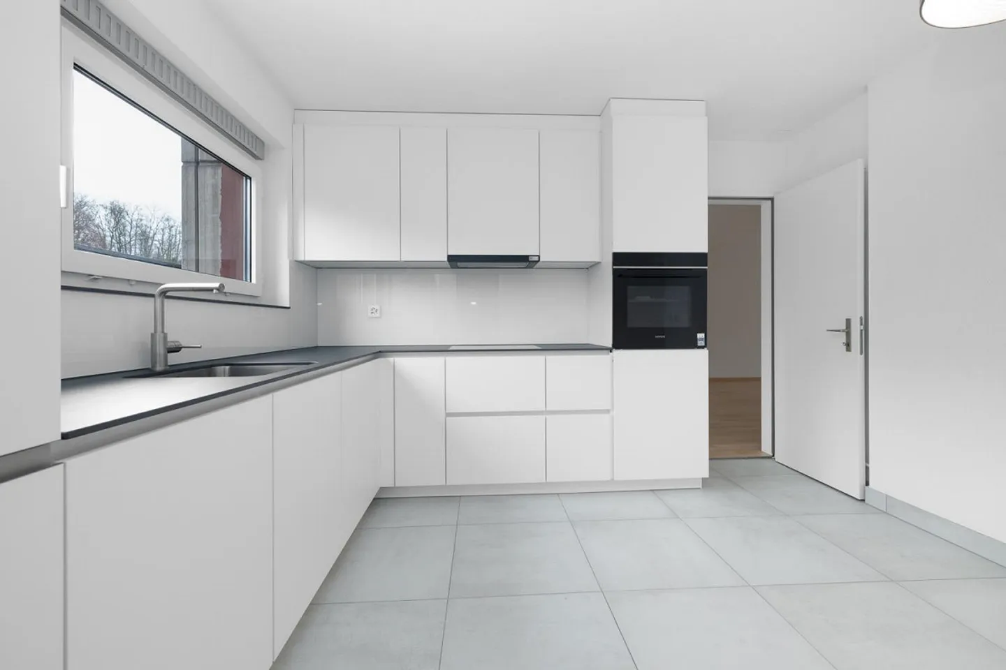 Vivere centrale e spazioso - Foto 2 di 8