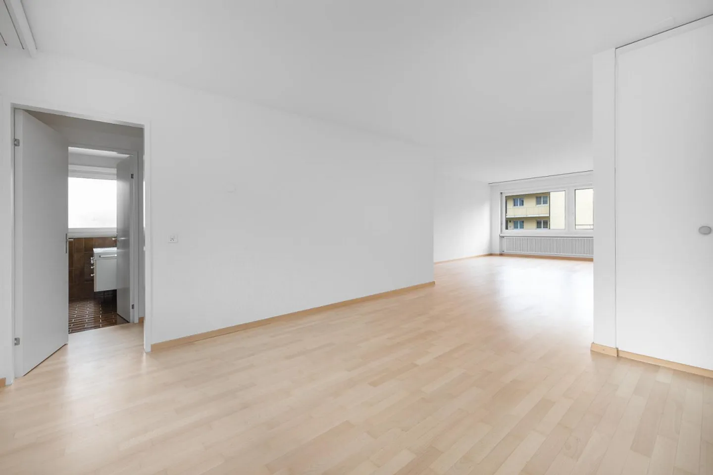 Vivere centrale e spazioso - Foto 3 di 8