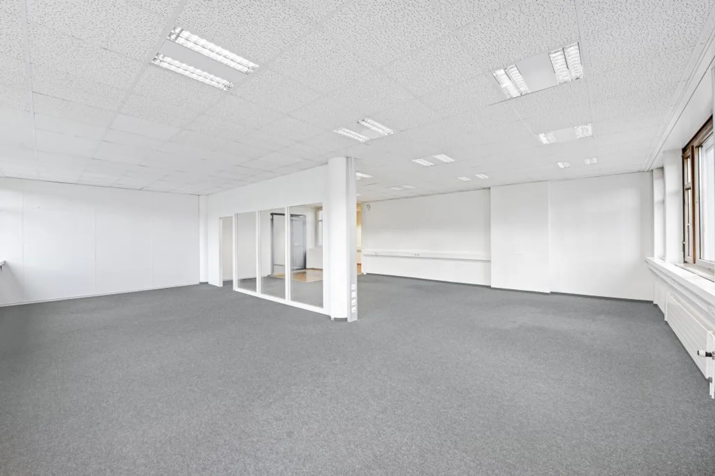 Repräsentative Büro- & Lagerfläche per sofort zu vermieten - Foto 2 von 11