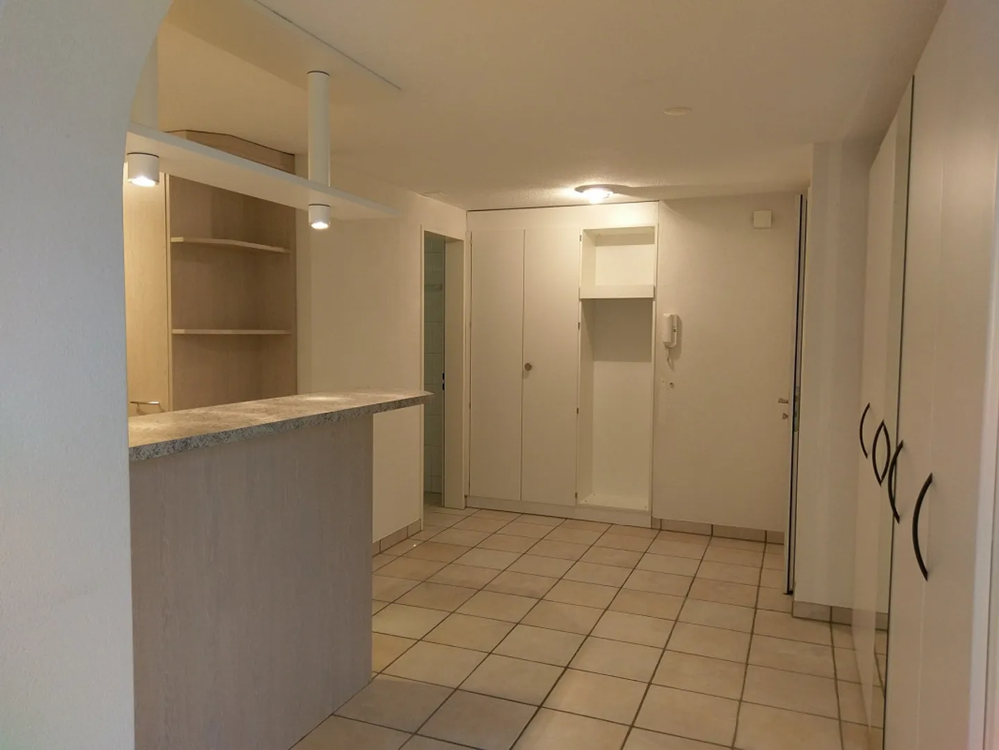 Sehr schöne 2,5 Zimmerwohnung mit eigenem Gartensitzplatz in Buochs - Foto 11 von 15