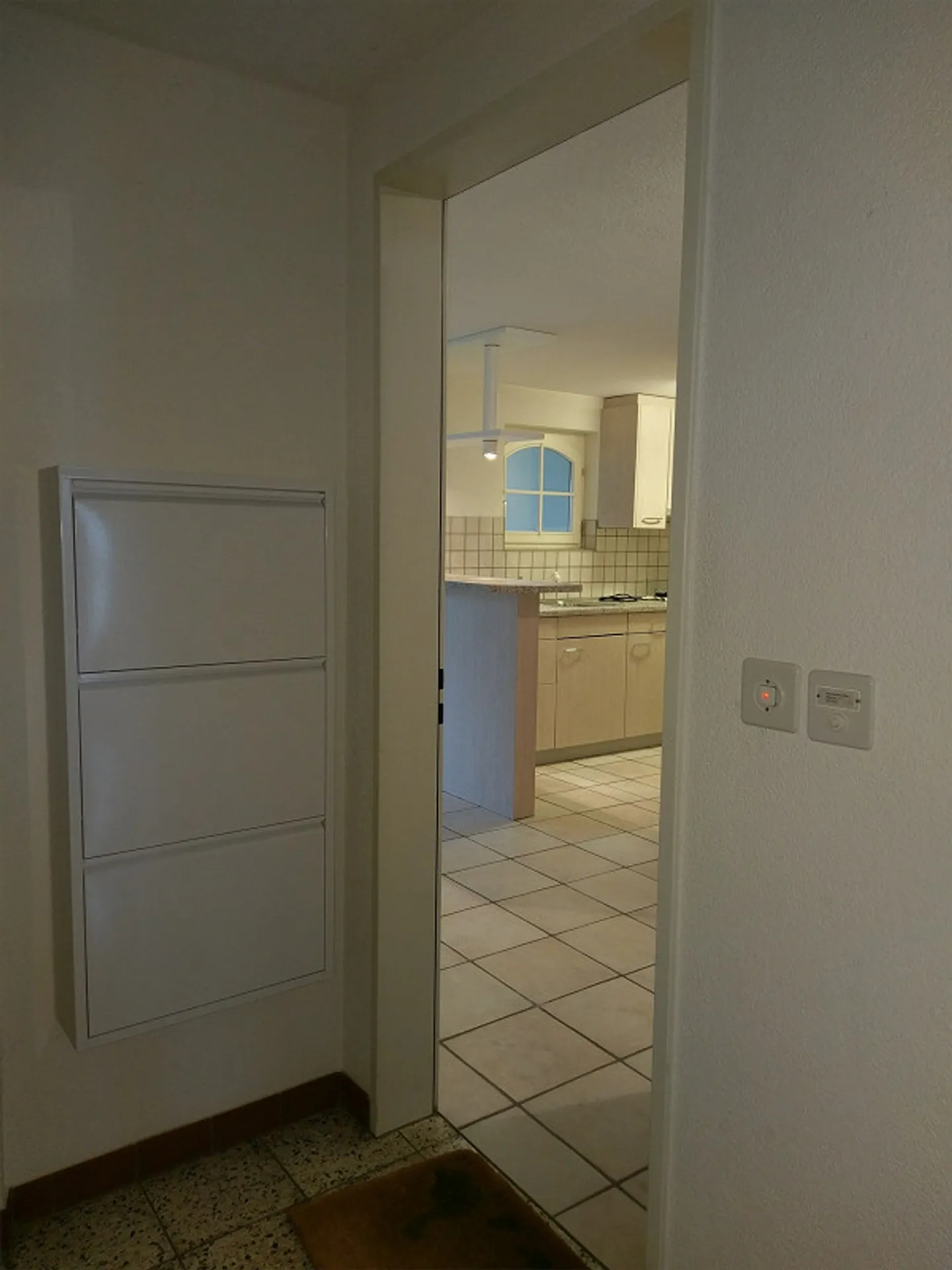 Sehr schöne 2,5 Zimmerwohnung mit eigenem Gartensitzplatz in Buochs - Foto 14 von 15