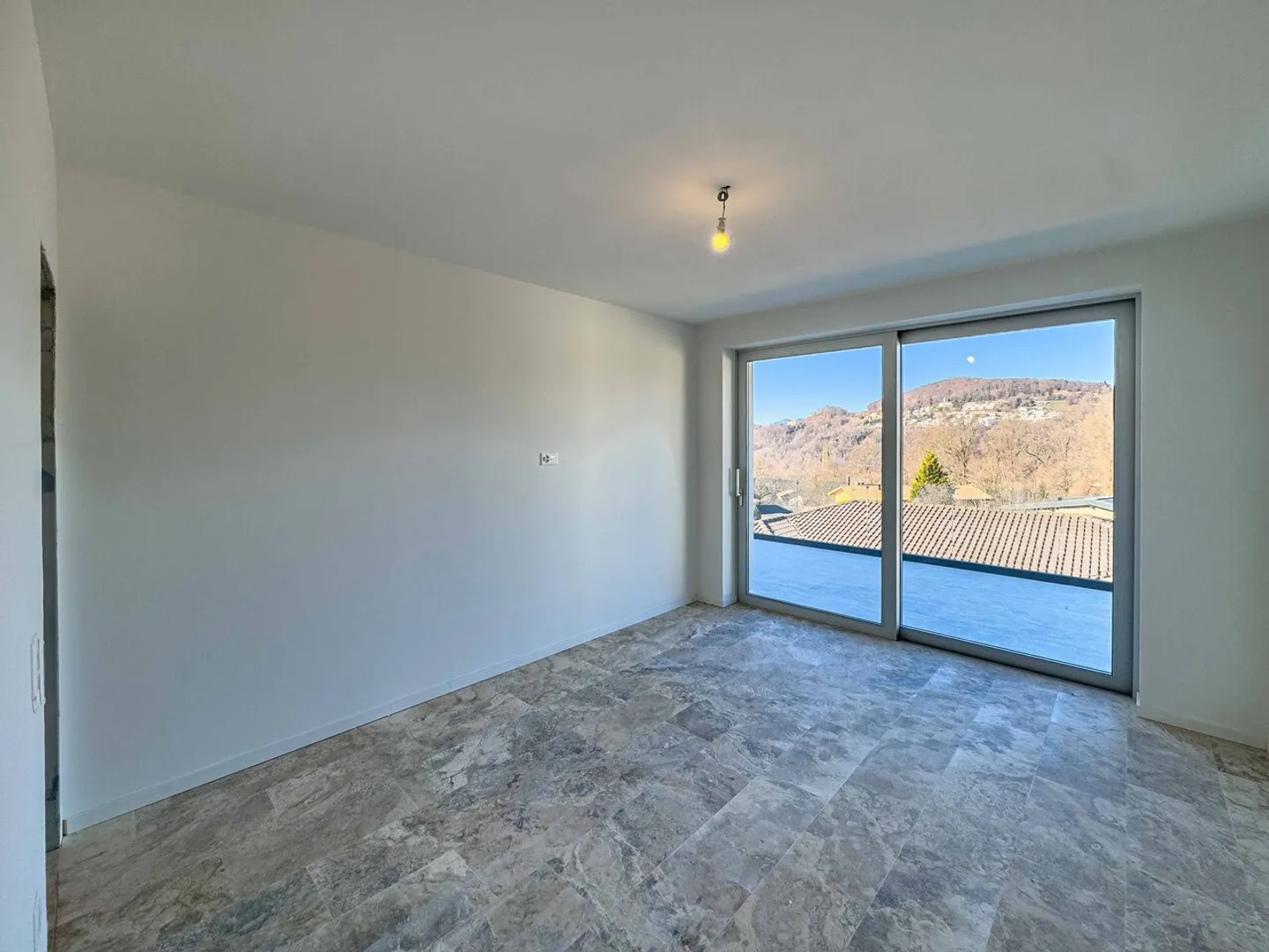 Single house for sale - Photo 3 of 11