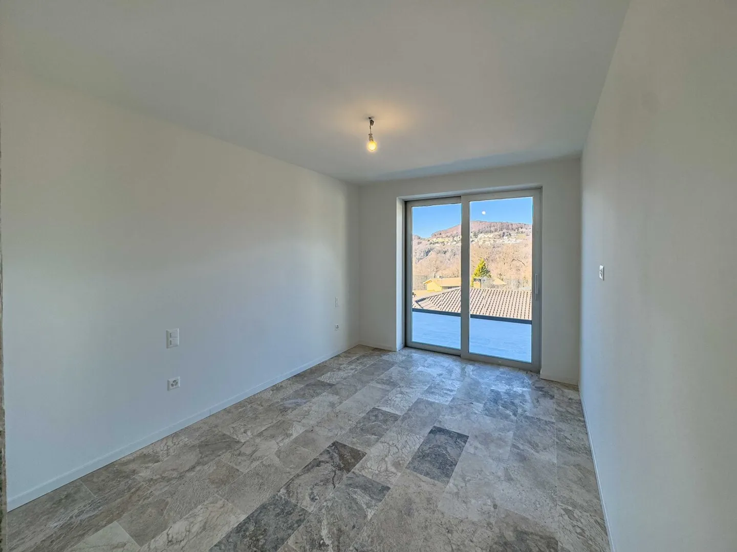 Single house for sale - Photo 4 of 11