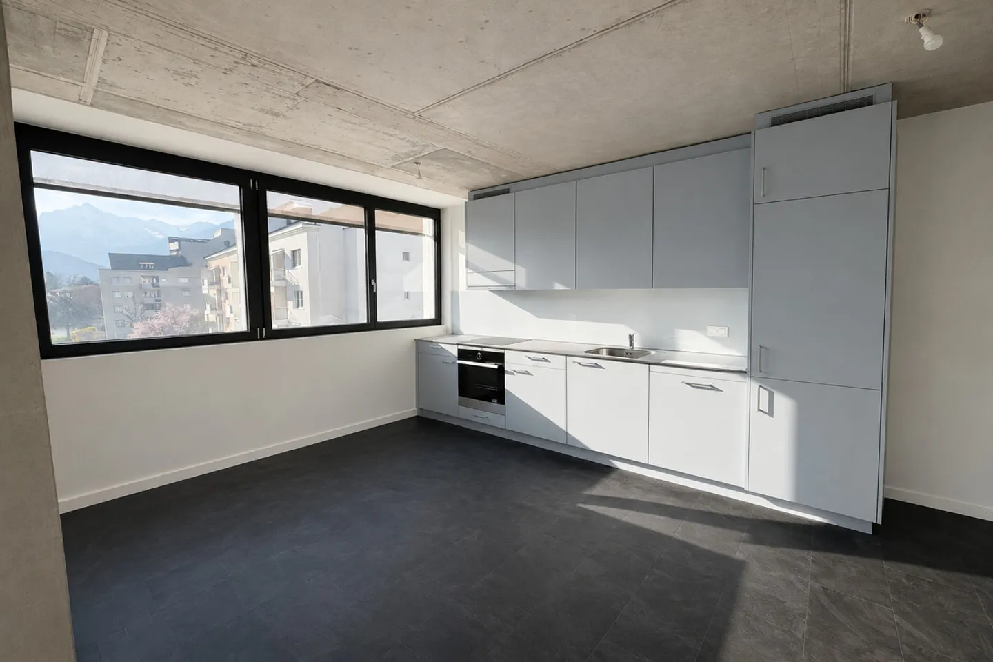 Moderne 3.5-Zimmer-Wohnung im 2. Stock - Foto 2 von 9
