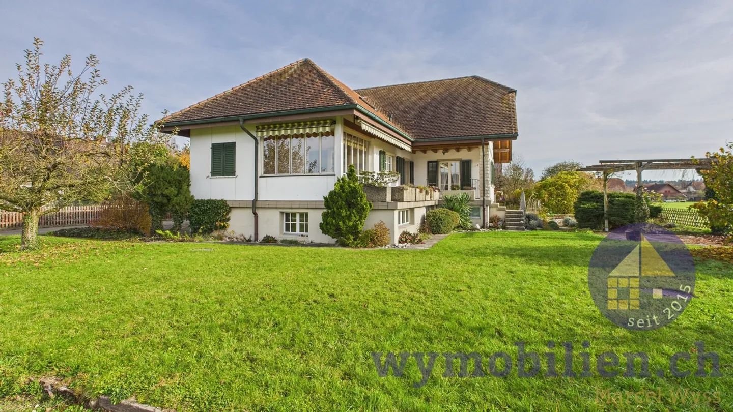 Detached country house with a view - Photo 10 of 12