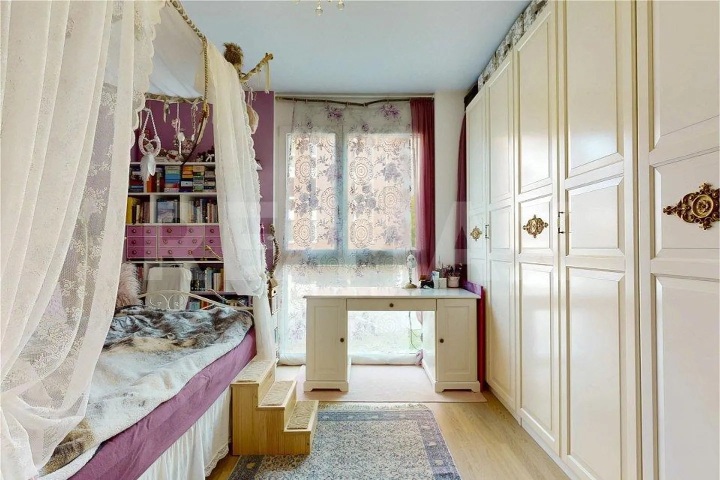 2.5-room apartment with private laundry - Photo 10 of 13