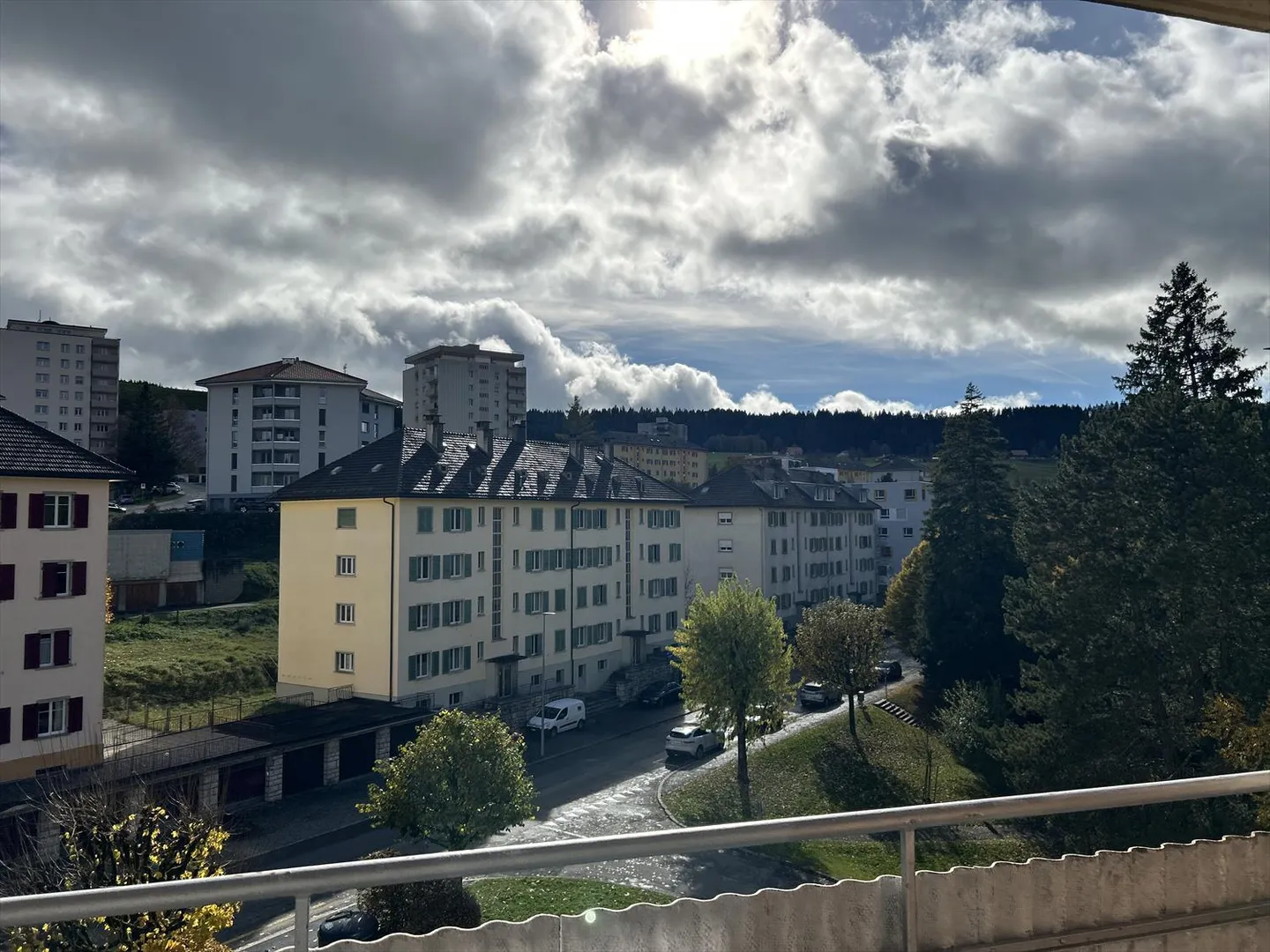 3.5 Room Apartment - Photo 3 of 7